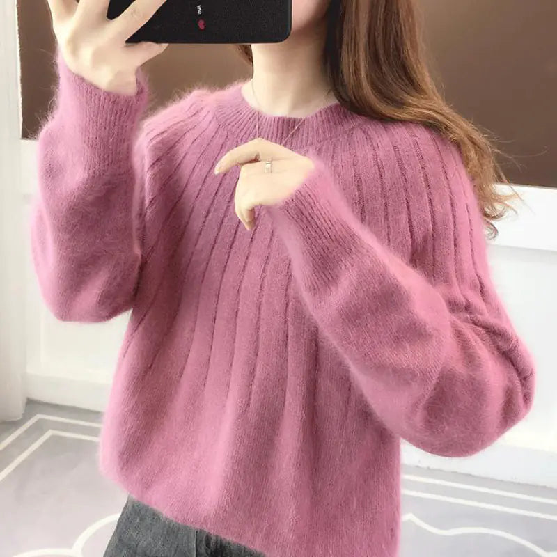 Women's Oversized Knit Sweater with Round Neck